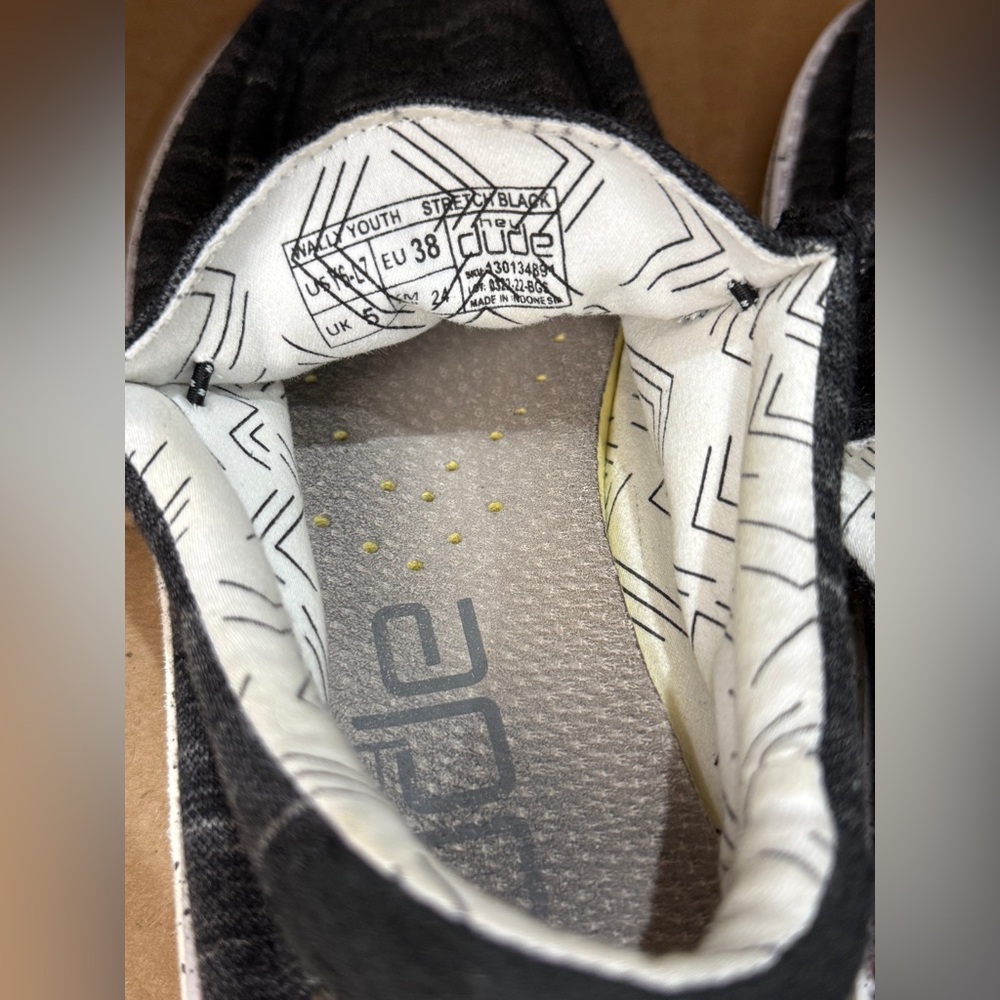 Hey Dude Wally Youth Stretch Black Marled Slip On Shoes Size 6/ ladies 7 - Picture 5 of 6